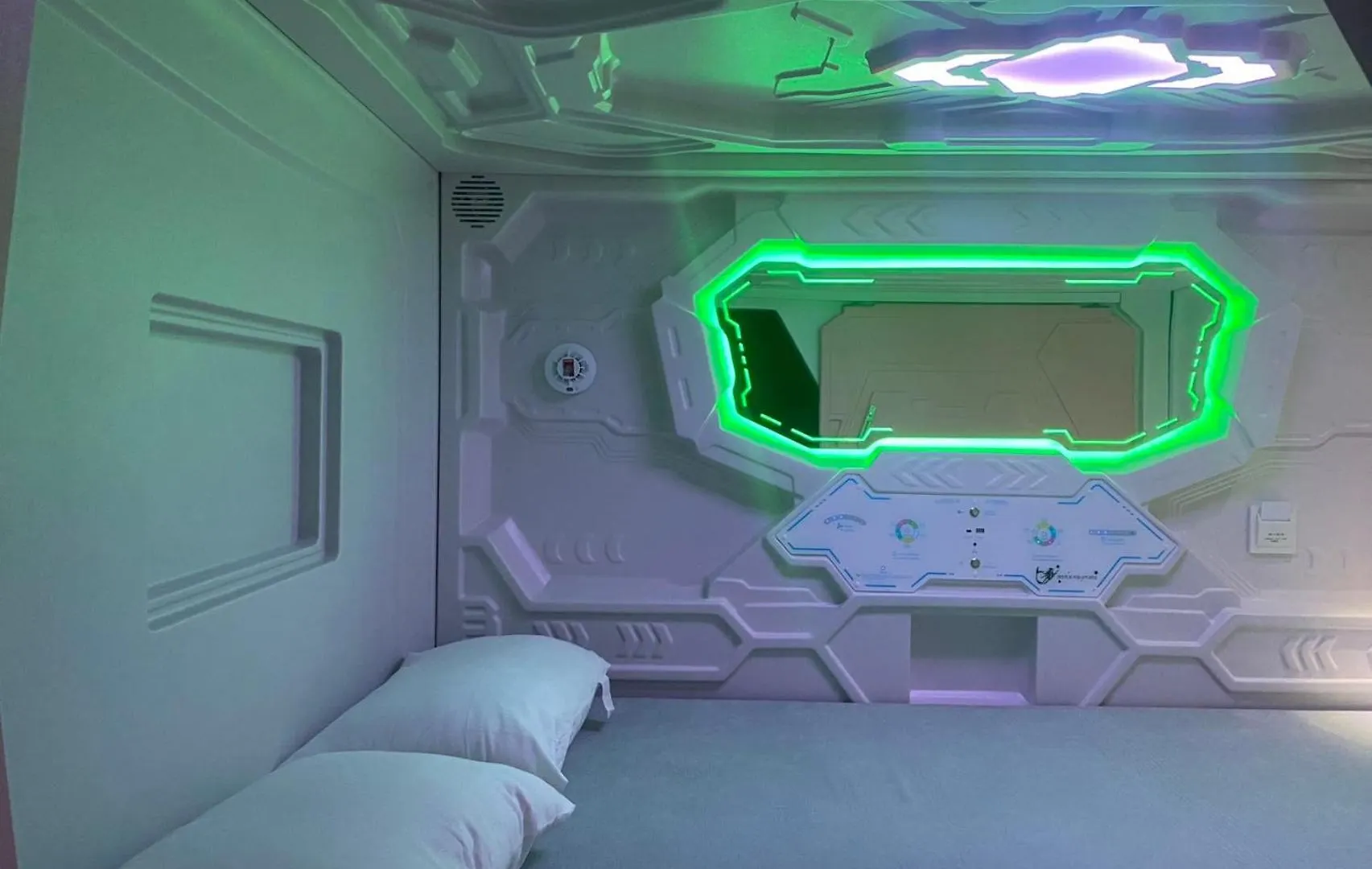 Mermaid Space Capsule Hostel Palermo