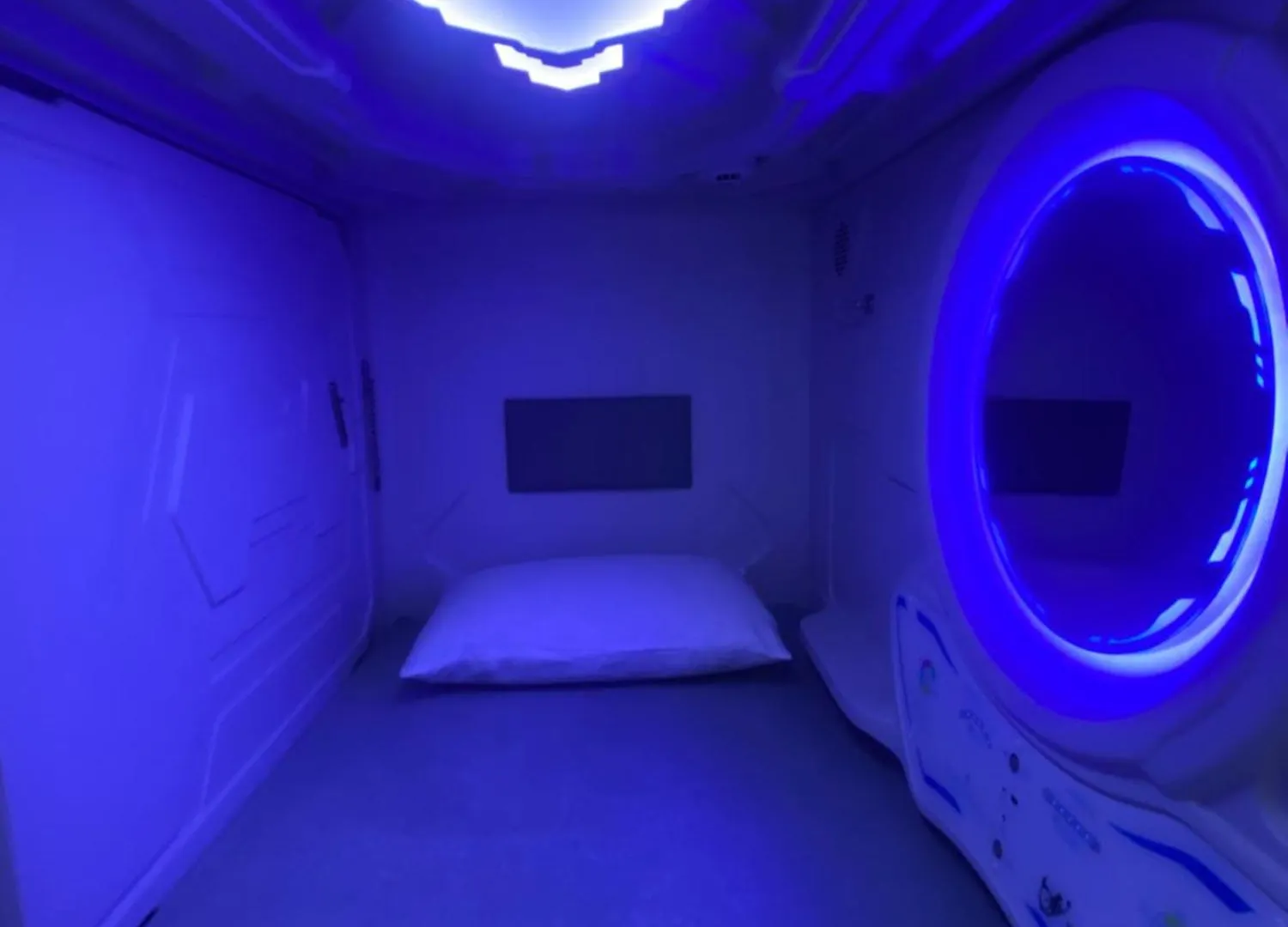 Mermaid Space Capsule Hostel Palermo