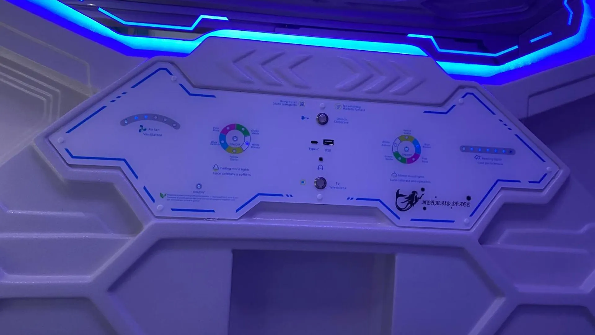 Mermaid Space Capsule Hostel Palermo