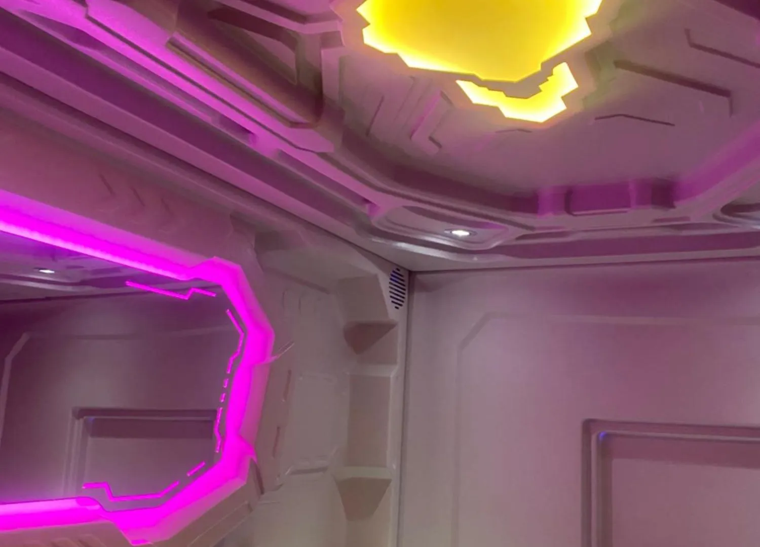 Mermaid Space Capsule Hostel Palermo