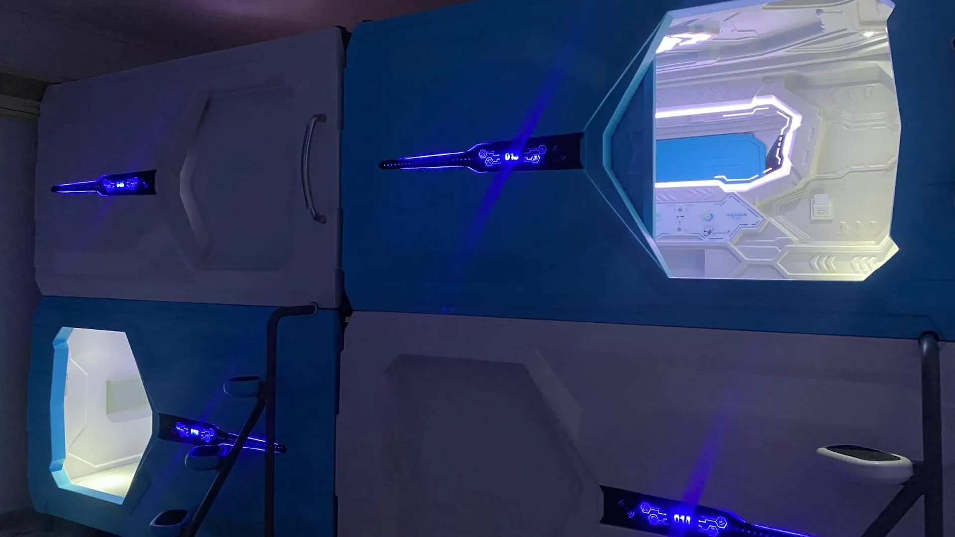 Mermaid Space Capsule Hostel Palermo Italy