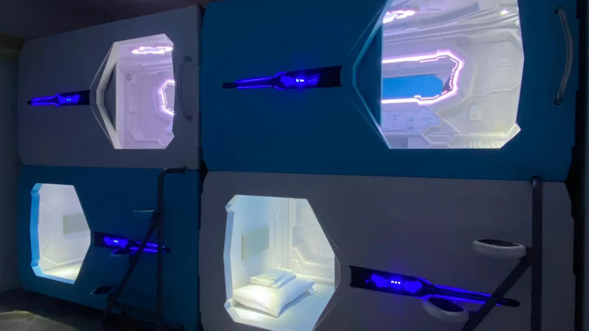 Mermaid Space Capsule Hostel Palermo