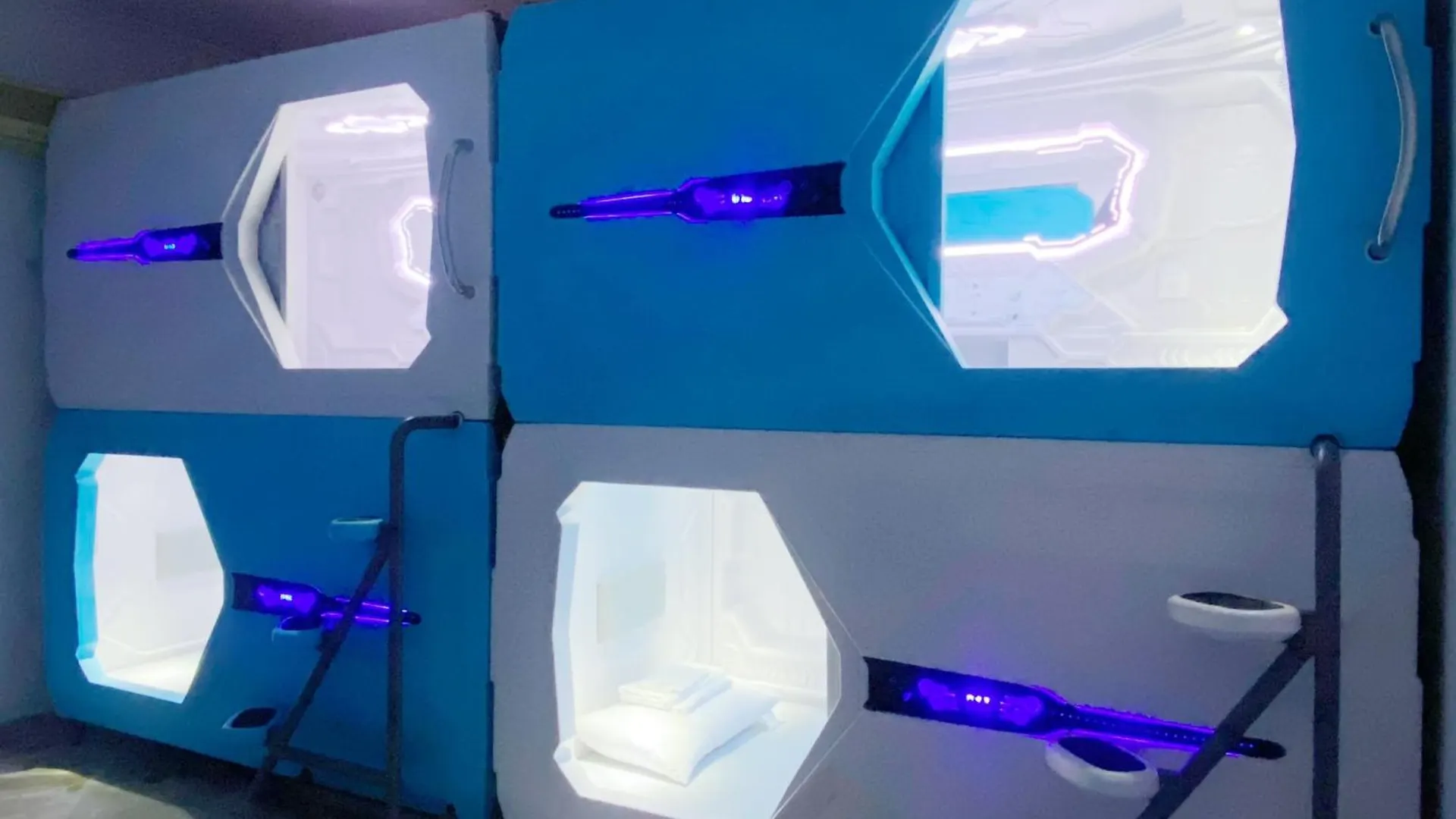Mermaid Space Capsule Hostel Palermo Italy