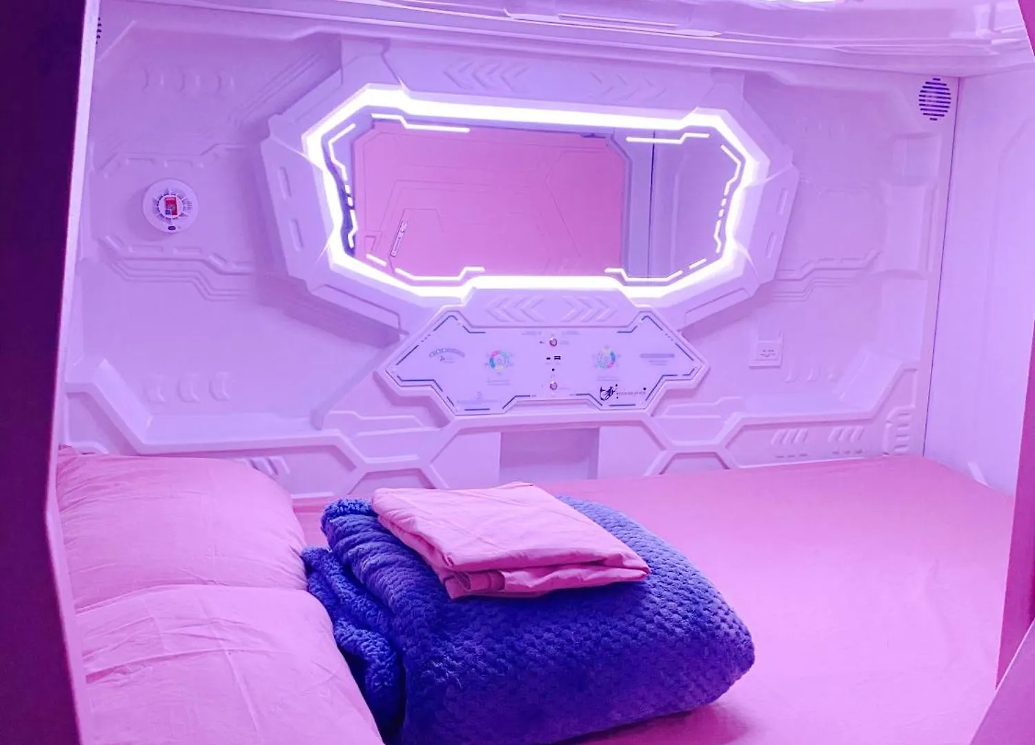 Mermaid Space Capsule Hostel Palermo